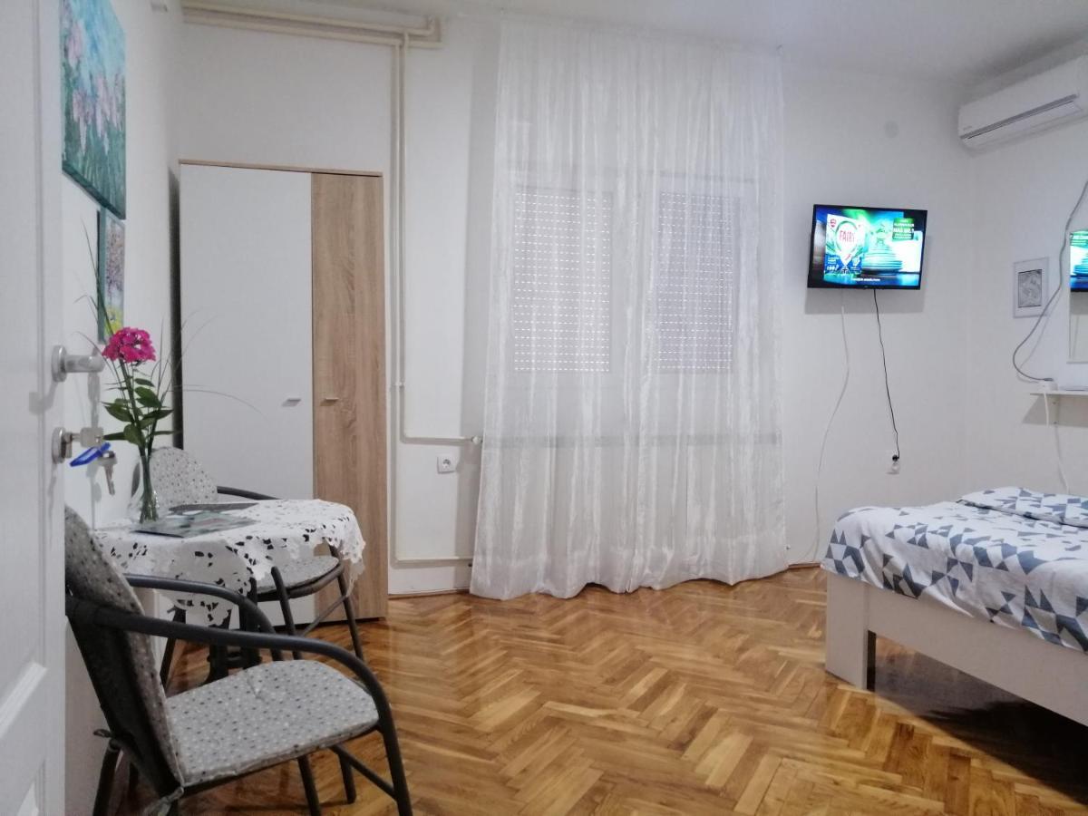 Apartman Nana Ягодина Екстер'єр фото